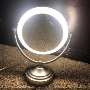 Vanity Mirror- Makeup mirror with light